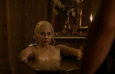 daenerys targaryen topless. Photo #1