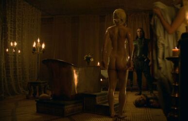 daenerys targaryen topless. Photo #3