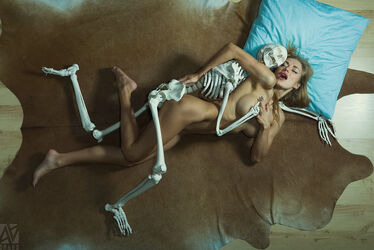 sexy skeleton girl. Photo #5
