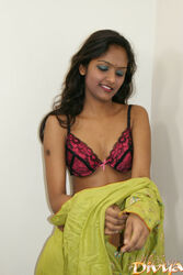 indian girls nude photos. Photo #2
