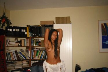teen latina nude. Photo #3